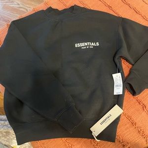 NWT Essentials Fear of God Kids Size 8